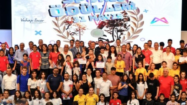 MERSİN Büyükşehir’den, 94 SPORCU ve 65 ANTRENÖRE Toplam 1 MİLYON 148 BİN Lira Ödül