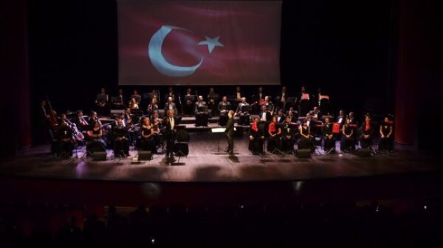 MERSİN Büyükşehir’den ‘CUMHURİYET ŞÖLENİ ORATORYOSU” Merkez İlçelerde Sahne Aldı