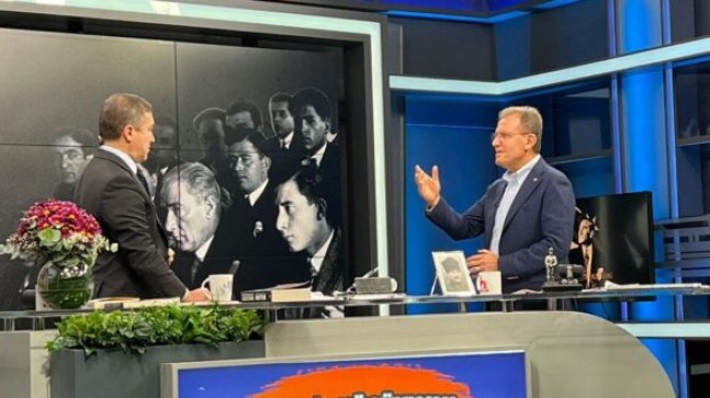 Vahap SEÇER: “Benim CUMHURBAŞKANI ADAYIM Elbette Sayın KILIÇDAROĞLU”