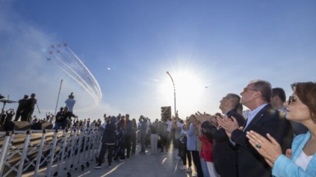 MERSİN’İN 23 NİSAN COŞKUSU, ‘TÜRK YILDIZLARI’ GÖSTERİSİ İLE TAÇLANDI